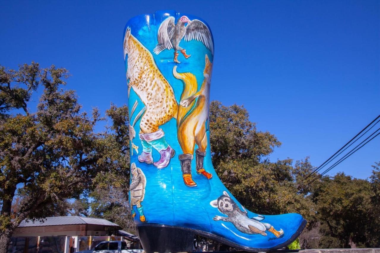 Hotel Flora And Fauna Wimberley Exterior photo